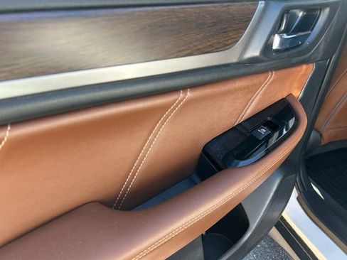 Used 2018 Subaru Outback 3.6R Touring image 17
