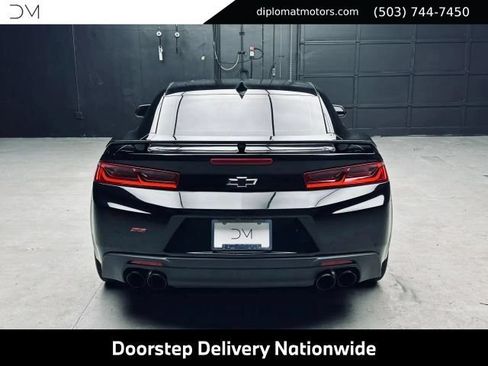 Used 2018 Chevrolet Camaro SS RWD image 6