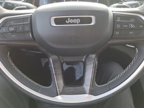 Certified 2023 Jeep Grand Cherokee L Limited w/ Luxury Tech Group II AWD/4WD image 18