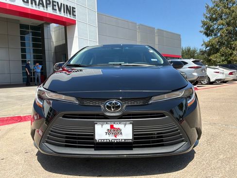 Used 2026 Toyota Corolla LE FWD image 3