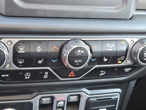 Used 2018 Jeep Wrangler Unlimited Rubicon image 21