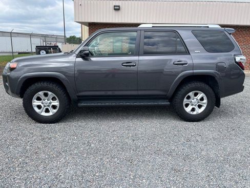 Used 2016 Toyota 4Runner SR5 Premium AWD/4WD image 10