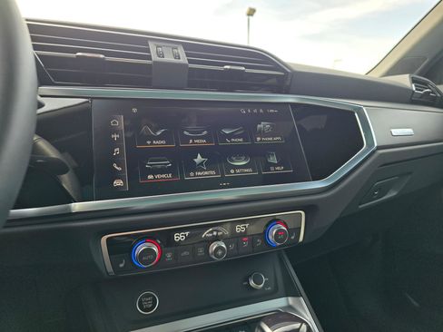 Certified 2025 Audi Q3 2.0T Premium w/ Convenience Package image 19