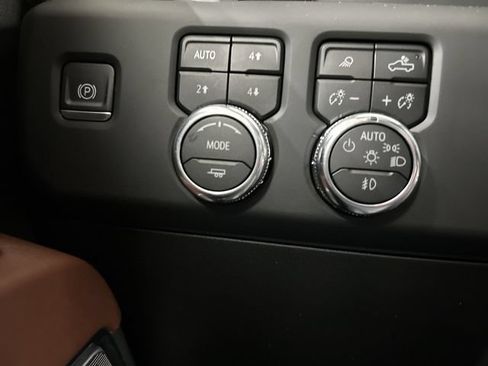 Used 2024 GMC Sierra 1500 Denali Ultimate AWD/4WD image 11