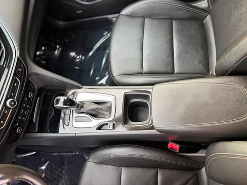 Used 2019 Buick Regal Essence w/ Driver Confidence Package I AWD/4WD image 19