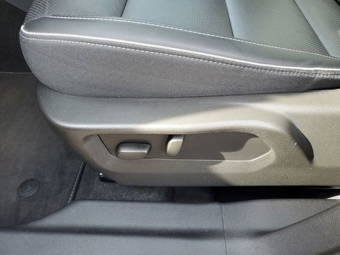 Used 2023 Buick Envision Essence AWD/4WD image 6