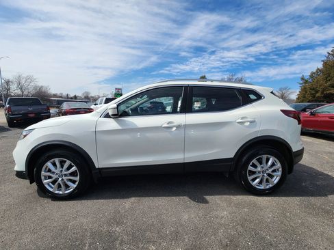 Used 2021 Nissan Rogue Sport SV image 4