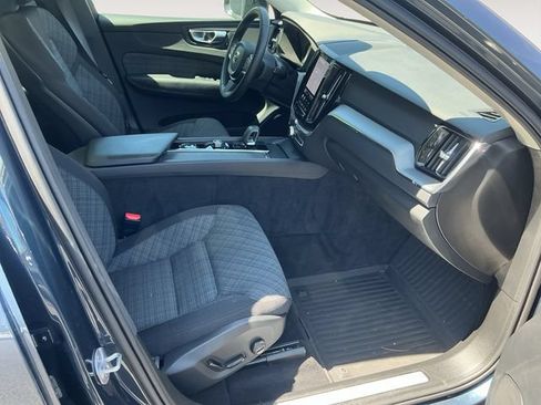 Used 2024 Volvo XC60 B5 Core w/ Protection Package Premier AWD/4WD image 15
