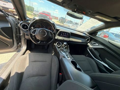 Used 2022 Chevrolet Camaro LT RWD image 37