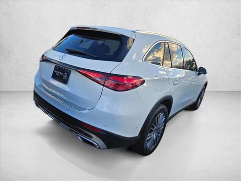 Used 2026 Mercedes-Benz GLC 300 image 2