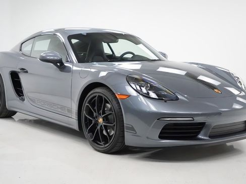 New 2025 Porsche 718 Cayman image 8