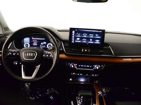 Certified 2023 Audi Q5 e Premium Plus w/ Premium Plus Package image 3