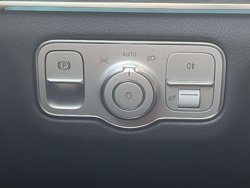 Used 2025 Mercedes-Benz GLS 450 4MATIC image 37