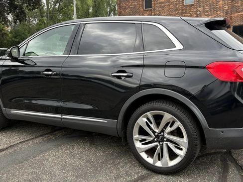 Used 2017 Lincoln MKX Reserve AWD/4WD image 6