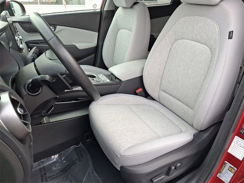 Used 2023 Hyundai Kona SEL image 15