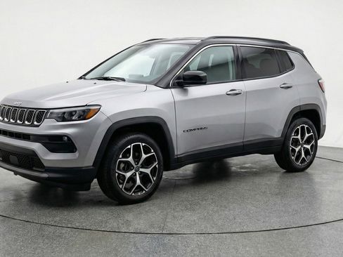 Used 2025 Jeep Compass Limited AWD/4WD image 3
