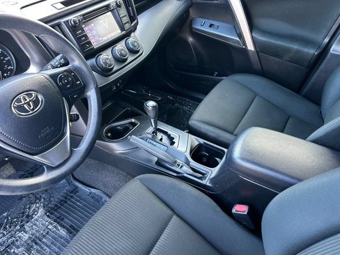 Used 2018 Toyota RAV4 LE w/ All Weather Liner Package FWD image 7