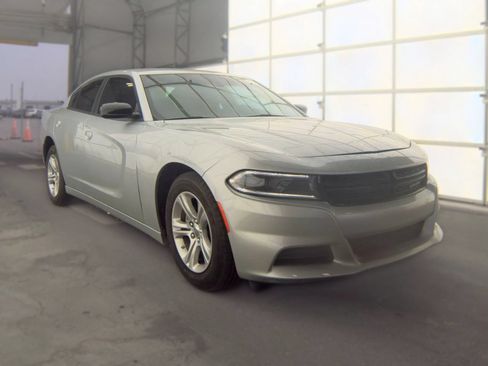 Used 2023 Dodge Charger SXT RWD image 2