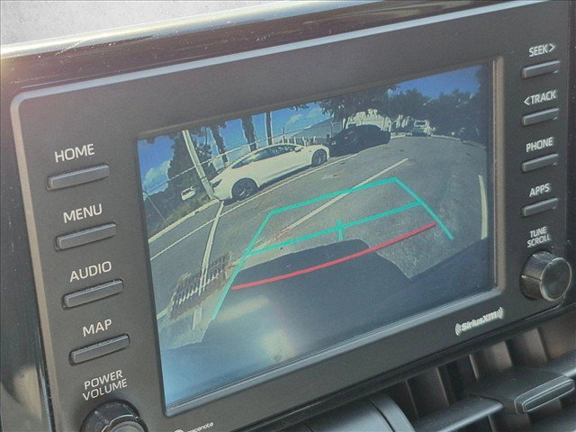 Used 2020 Toyota RAV4 LE FWD image 11