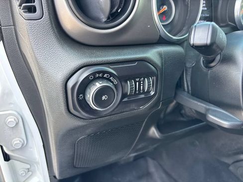 Used 2018 Jeep Wrangler Unlimited Sport S AWD/4WD image 15