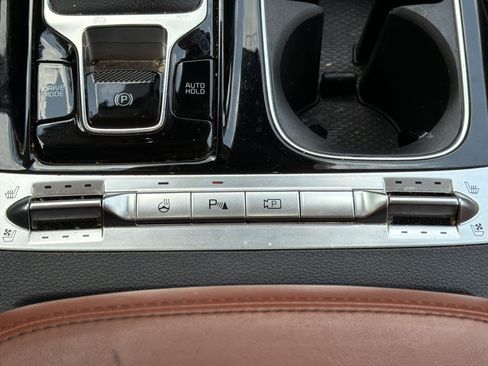 Used 2024 Kia Carnival SX Prestige FWD image 9