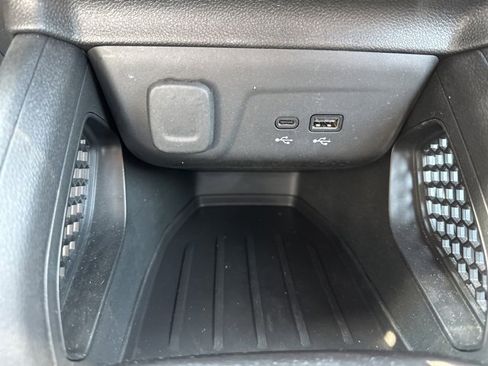 Used 2024 Chevrolet TrailBlazer LT w/ LT Cold Weather Package image 24