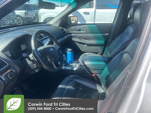 Used 2017 Ford Explorer Sport w/ Equipment Group 401A AWD/4WD image 2