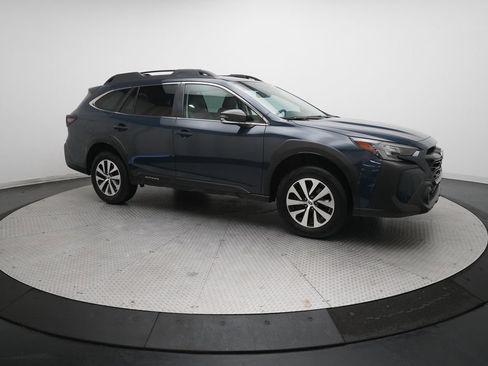 Used 2025 Subaru Outback Premium w/ Popular Package #1A AWD/4WD image 36