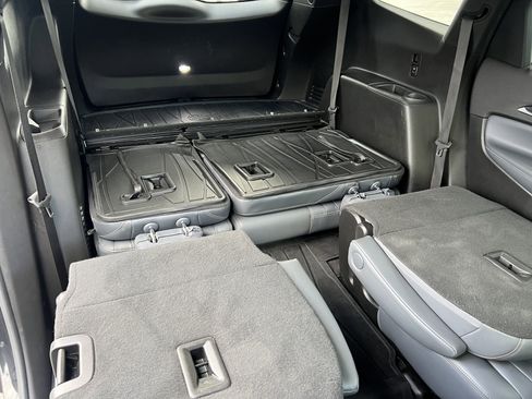 Used 2023 Buick Enclave Premium image 23