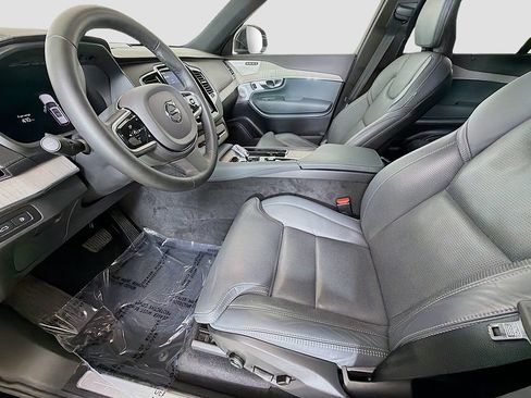Used 2024 Volvo XC90 T8 Ultimate w/ Lounge Package AWD/4WD image 28