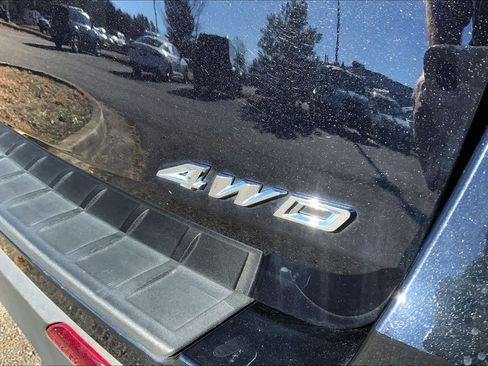 Used 2025 Ford Explorer ST-Line w/ ST-Line Street Pack image 10