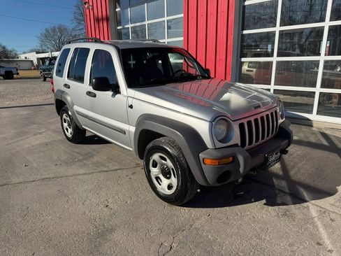 Used 2004 Jeep Liberty Sport w/ PWR Convenience Group image 2