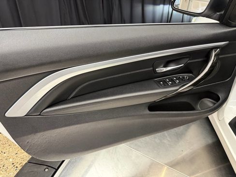 Used 2018 BMW 430i xDrive Convertible image 23