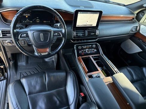 Used 2018 Lincoln Navigator L Reserve w/ Technology Package image 20