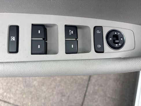 Used 2016 Hyundai Sonata SE FWD image 13