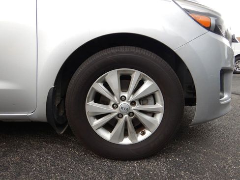 Used 2016 Kia Sedona LX image 25