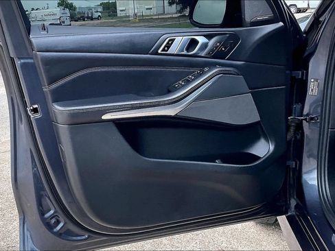 Used 2019 BMW X5 xDrive50i w/ M Sport Package AWD/4WD image 17