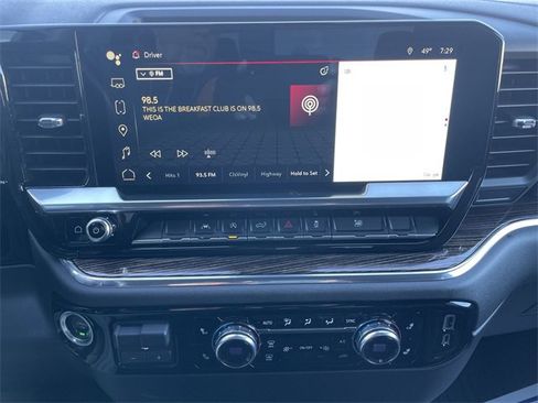 Used 2023 GMC Sierra 1500 Elevation image 23