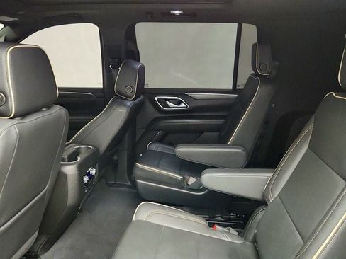Used 2023 GMC Yukon XL SLT w/ SLT Premium Package AWD/4WD image 21