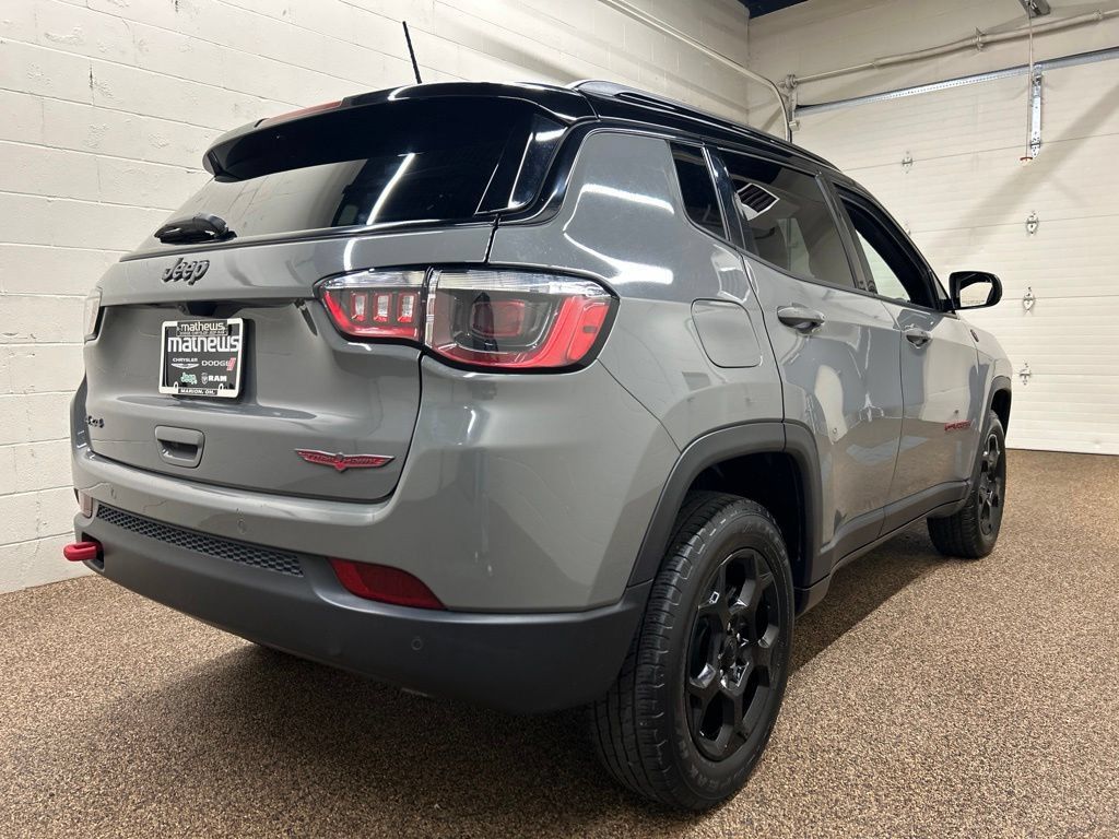 Used 2023 Jeep Compass Trailhawk AWD/4WD image 2