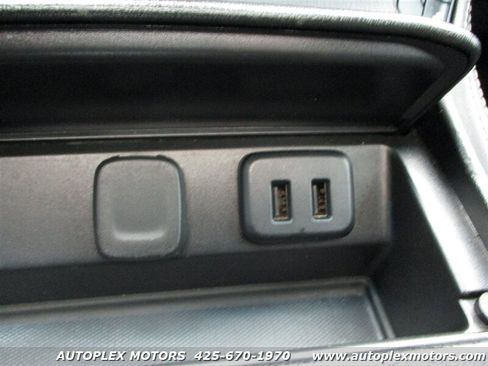 Used 2018 Chevrolet Suburban Premier image 37