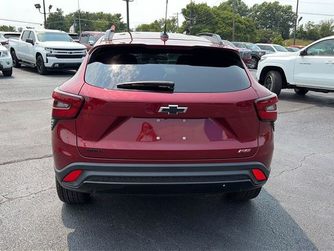 Used 2025 Chevrolet Trax RS w/ Driver Confidence Package FWD image 4