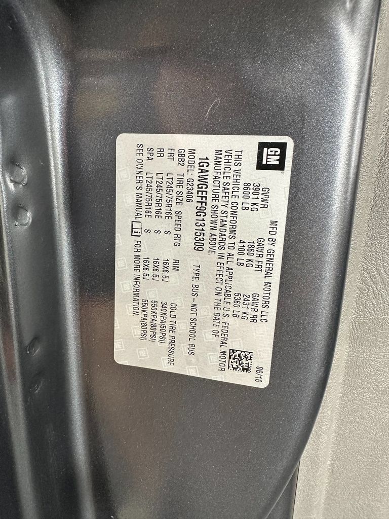Used 2016 Chevrolet Express 2500 LS RWD image 27