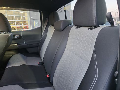 Used 2023 Toyota Tacoma TRD Off-Road image 25