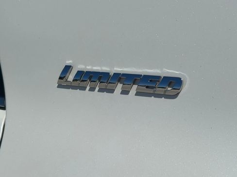 Used 2019 Toyota 4Runner Limited AWD/4WD image 15