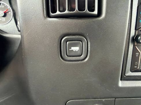 Used 2011 Chevrolet Express 1500 w/ Power Package RWD image 19