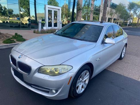 Used 2012 BMW 528i xDrive Sedan AWD/4WD image 2