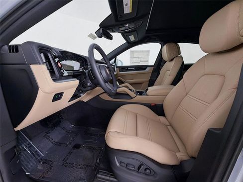 New 2026 Porsche Cayenne Coupe image 5