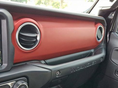 Certified 2020 Jeep Wrangler Rubicon image 28