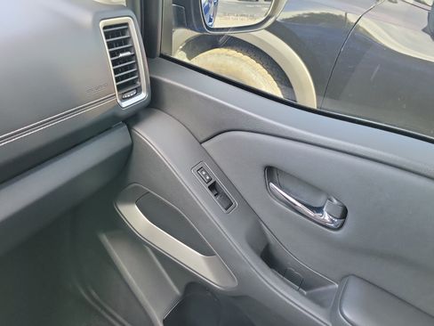 Certified 2024 Nissan Frontier SV w/ Technology Package RWD image 27
